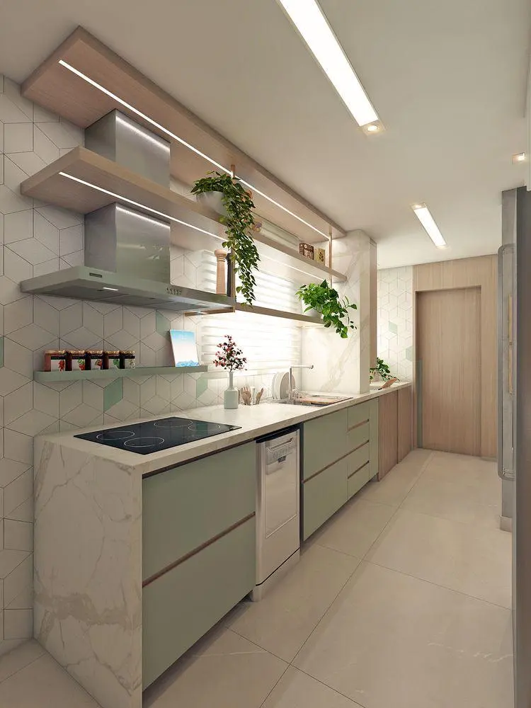 Cozinha clara com prateleiras abertas iluminadas e bancada branca